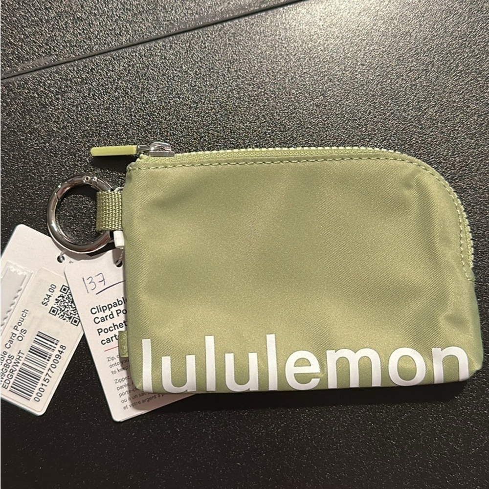 NWT Lululemon Athletica Green Clippable Card Pouch